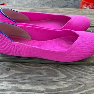 SOLD Rothy’s size 8 dragon fruit flat